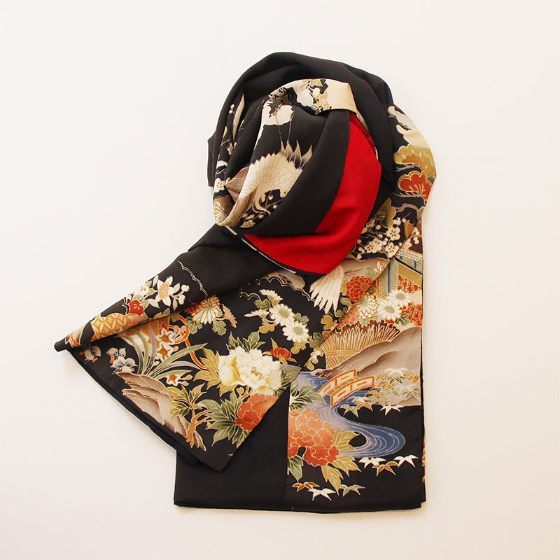 アンティーク黒留袖ジレストール 鶴と松梅牡丹 – 瑠璃猫