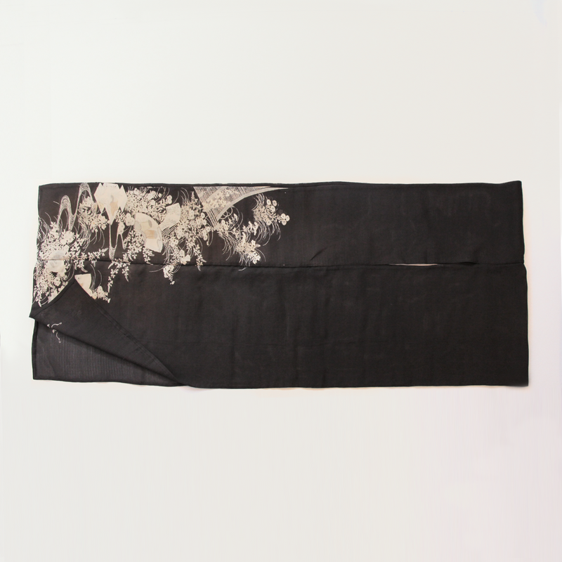 着物リメイク　アンティーク黒留袖ジレストール　絽　秋草に扇